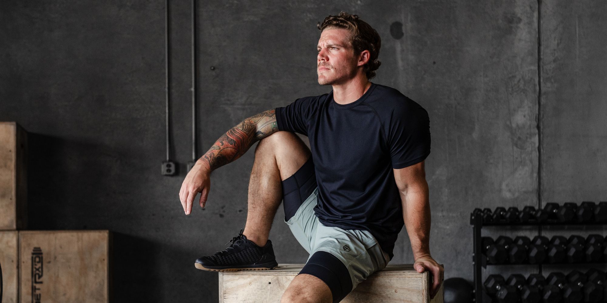Discover the best men's fitness clothing for crossfitters